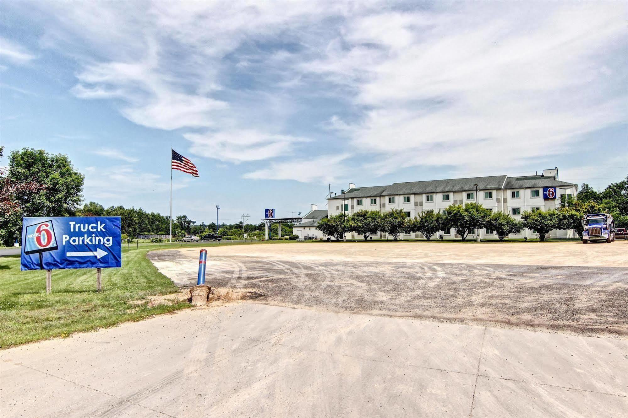 Econo Lodge Menomonie Exterior foto